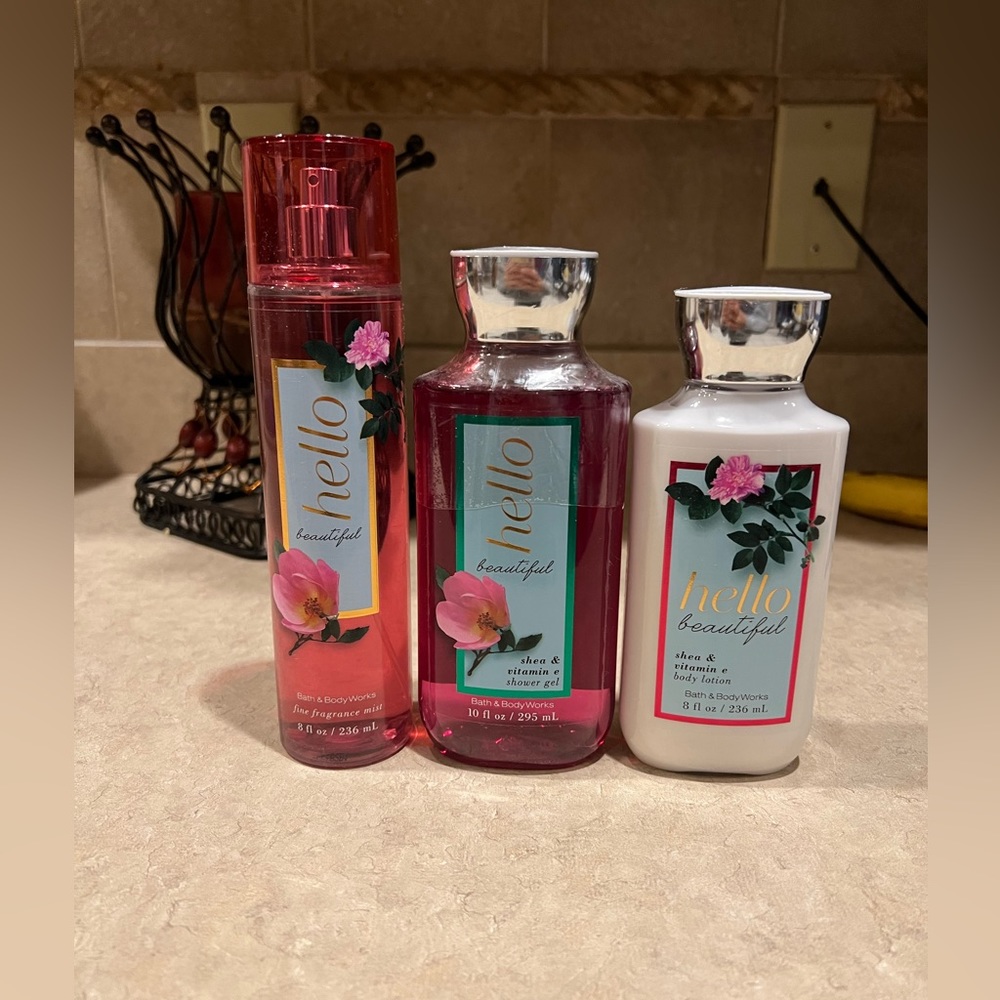 Bath and Body Works Hello Beautiful Set